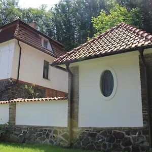 https://domek-praha-zbraslav-u-zmku.praguehotelsweb.com