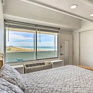 Oceanfront Pcb Studio With Pool And Beach Access! , Panama City Beach United States