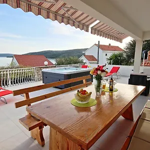 https://apartman-slavko-seget-vranjica.splithotels.org