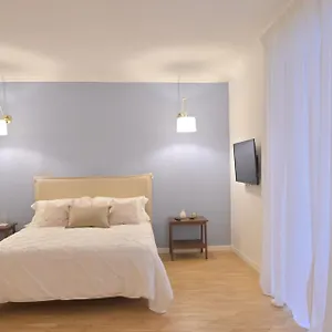 https://mediterranea-home-napoli.hotels-amalfi.com