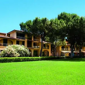 https://residence-golfo-della-lacona.it-tuscanyhotel.com